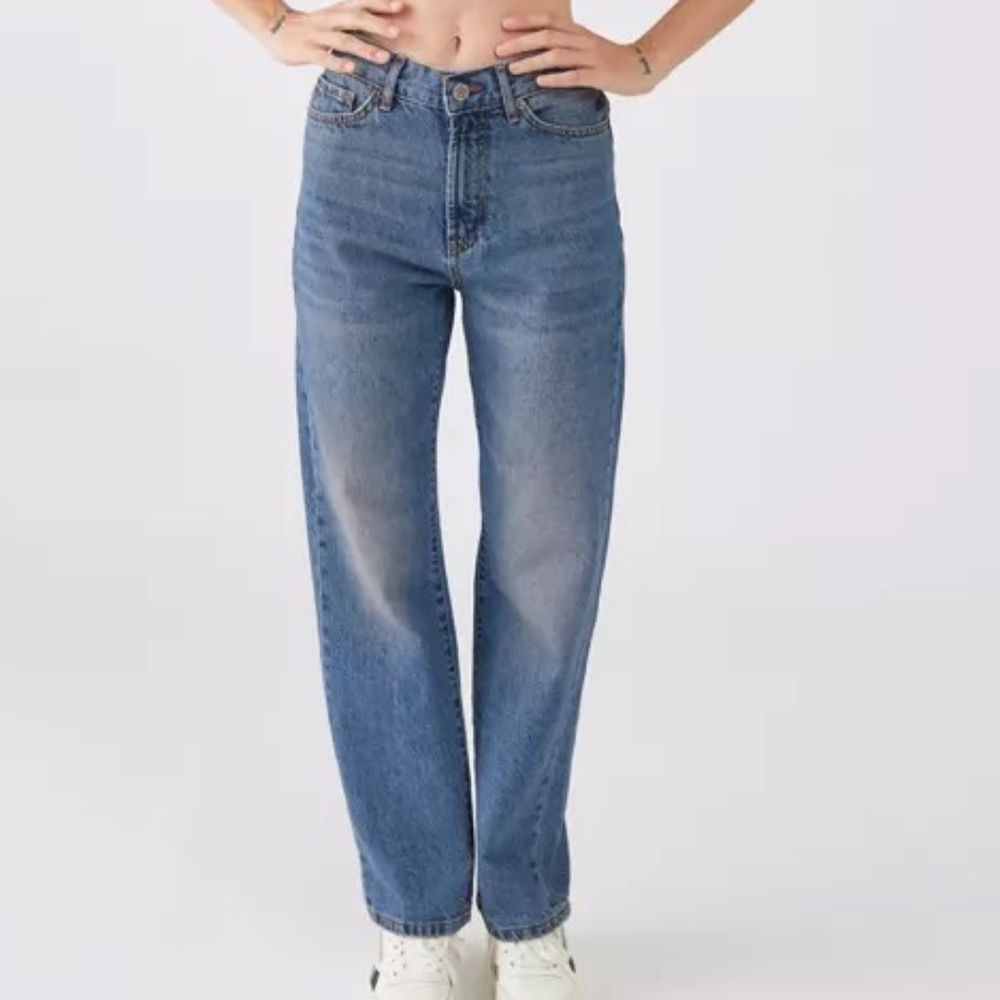 BDG High Waisted Cowboy Jean Size 28